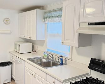 Beautiful Cozy Cottage In Assembly Park. - Delavan - Keuken
