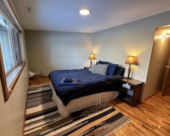 Rustic Ranch House—Livingstone Lodge - Bellevue