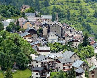 In the Mercantour park, village house at the foot of the ski slopes - Beuil - Edificio
