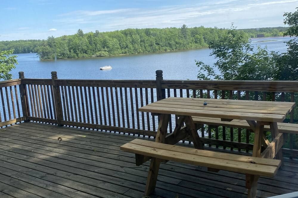 Rogers Pond Luxurious & Romantic Getaway - Big Rapids - Balkon
