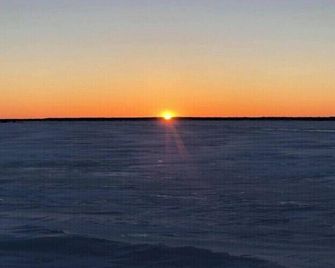 Cottage Just 2 Blocks to Beach and Town - East Tawas - Living room