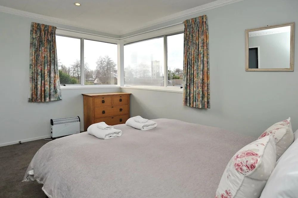 Charlesworth Villa - כרייסטצ'רץ' - חדר שינה