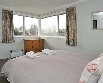 Charlesworth Villa - כרייסטצ'רץ' - חדר שינה