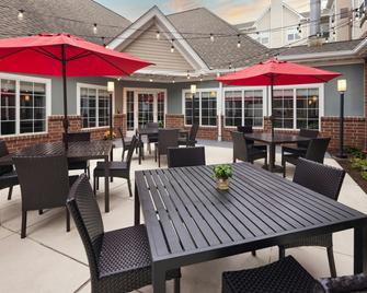Residence Inn by Marriott Bloomington by Mall of America - בלומינגטון - פטיו