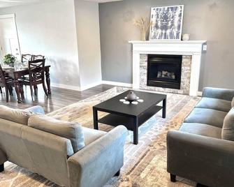 Utah Haven - 4-Bed - 12 Mins to Airport/Downtown - North Salt Lake - Sala de estar