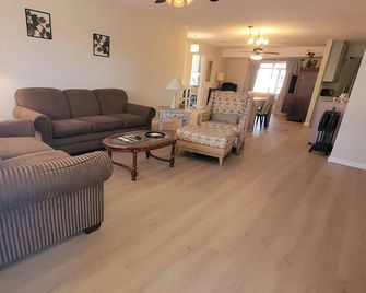 Casa Allegro - Active Vacationers Paradise - Sun City West - Sala de estar