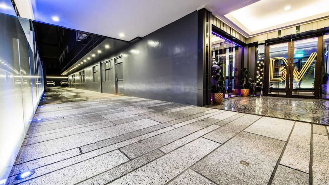 شيك كوسيف كون هوتل