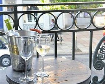 Kings Boutique Hotel - London - Balcony