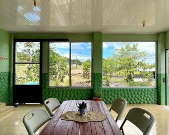 Miravalles Volcano House - Fortuna - Comedor
