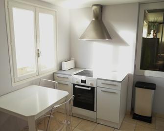Villa Coudeville / beach (St-Martin-de-Bréhal), 2 bedrooms, 30 m. Of the beach - Coudeville-sur-Mer - Cuisine