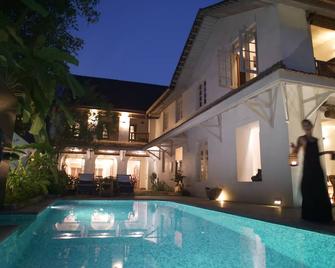 Le Colonial 1506 - Exclusive Luxury Hideaway - Kochi - Pool