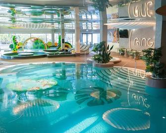 Ring Spa Hostel - Tallín - Piscina