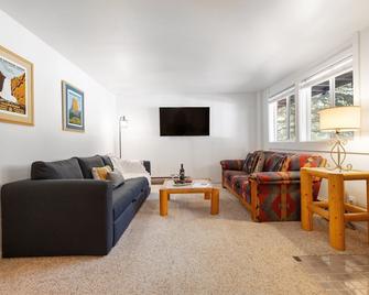 Rmr: Gros Ventre A4 Condo In Teton Village - Teton Village - Living room