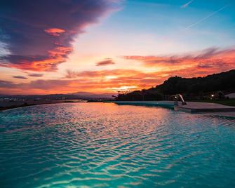 هوتل دي بي أوليبا - ساردينيا - أولبيا - حوض السباحة