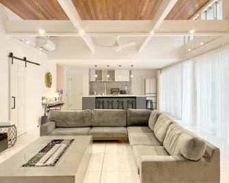 Naminoma Blue 青島 - Miyazaki - Salon