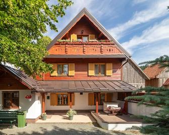 Cozy home in Mrkopalj with jacuzzi - Mrkopalj - Edificio