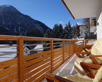 Alkira - St. Anton - Parveke