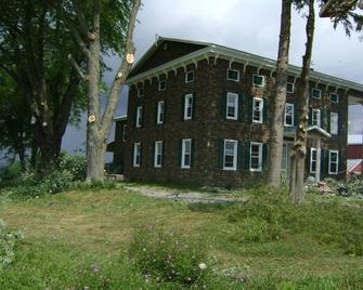 Hill Top Bed & Breakfast - Fort Plain - Building