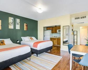 Hallandale Getaway With Pool Near to the Beach - Hallandale - Bedroom