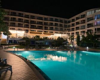 Atlantis Resort and Spa - Burgas - Pool
