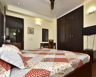 2bhk Comfortable Furnished Serviced Apartments In Hauz Khas - Woodpecker Apartments - Nueva Delhi - Habitación