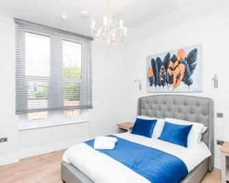 Coldharbour Suites - Bristol - Bedroom