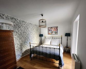 Maison de Tourisme 'basquiat' Domaine de Bachmay - Laval - Bedroom
