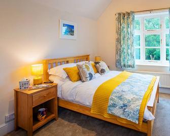 The Blue Bell - Midhurst - Bedroom