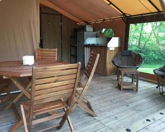 Camping Du Perche Bellemois - Belleme - Dining room