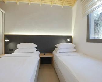 Aegean Apartments - Bungalows - Alacati - Makuuhuone