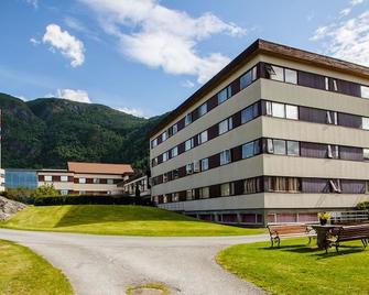 Sognefjord Hotel - Leikanger - Building