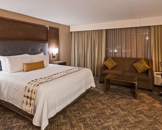 Best Western Plus Kansas City Sports Complex Hotel - Kansas City - Bedroom