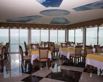 Nana Hotel - Hopa - Restaurante