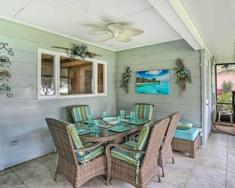 Cozy Frostproof Escape with Private Hot Tub! - Frostproof - Dining room