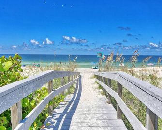 Land's End 10-205 Beach Front - Treasure Island - Playa