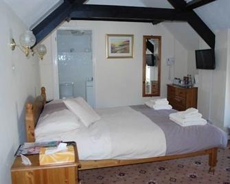 The Britannia Inn Hotel - Sherborne - Bedroom