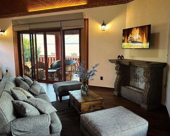 La Casa Roja - Tequisquiapan - Obývací pokoj