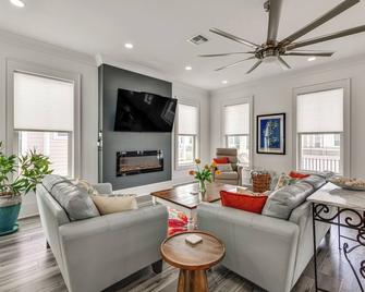 Walk To Pass Christian Beach Stunning Fa - Pass Christian - Salon