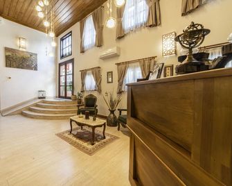 Armistis Hotel - Mudanya - Рецепція
