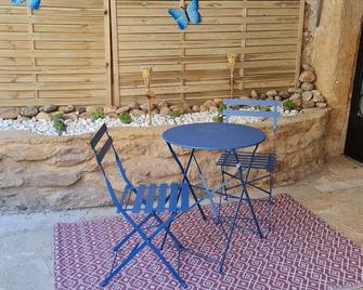 Chez Karine - Appartement - Lédenon - Patio