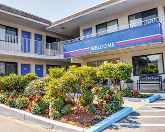 Motel 6 Eugene North Springfield - Springfield - Rakennus