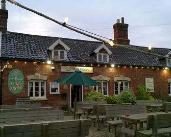 The Half Moon Inn Rushall Ip21 4qd - Diss - Edificio