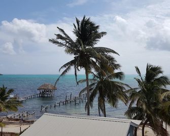 Anchorage Beach Resort - Caye Caulker