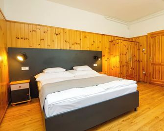 Fehér Sas Panzió és Étterem - Nagyvisnyó - Habitación