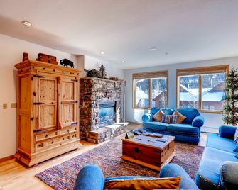 Gateway Mountain Lodge, A Vail Resorts Property - Keystone - Living room