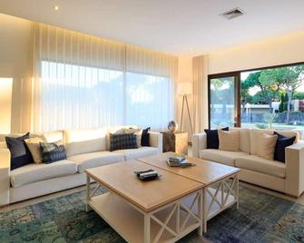 Contemporary Vilamoura Villa Stunning Open Plan Design Villa Azure Elegance - Quarteira - Living room