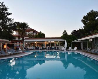 Four Seasons Hotel - Thessaloniki - Pool