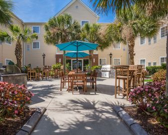 MainStay Suites Wilmington - University Area - Wilmington - Binnenhof