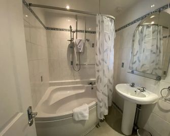 Waterfront Hotel - Deal