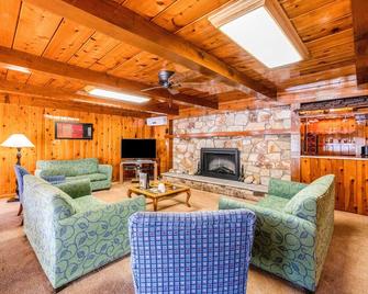 The Kern Lodge - Kernville - Sala de estar